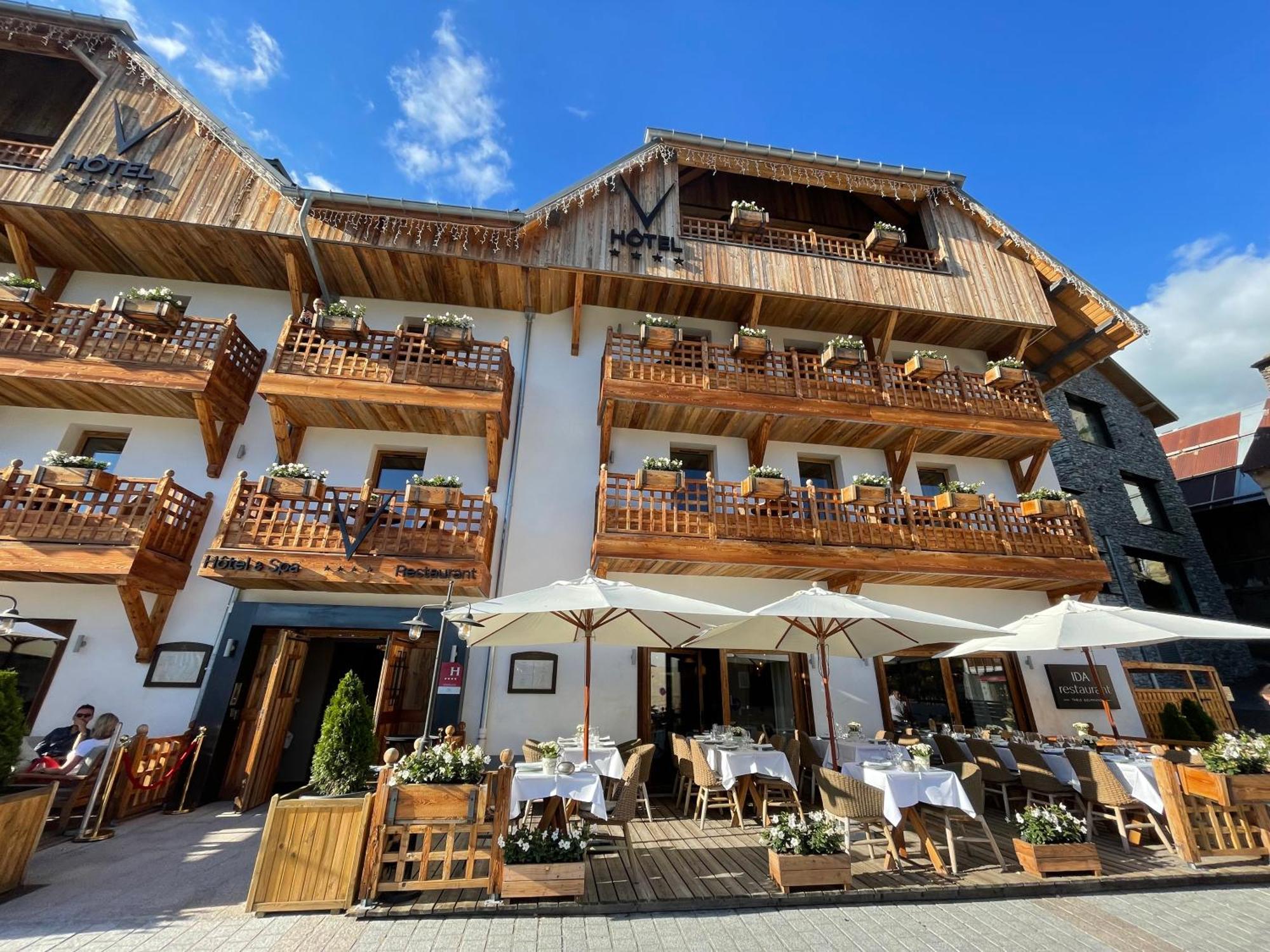 Hotel Le V De ווז'אני מראה חיצוני תמונה